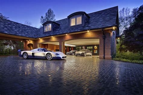 Luxury Garage 1xbet